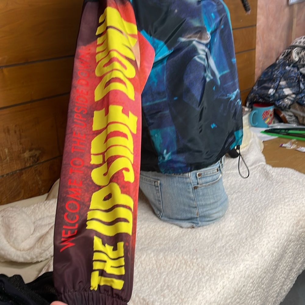 Netflix “Stranger Things” Pullover Jacket Size Sm… - image 3